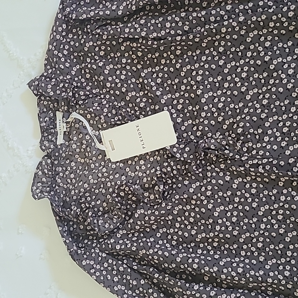 Pleione floral blouse-size Medium